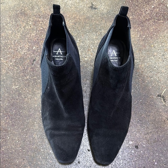 Aquatalia Black Chelsea Boots Sleek Suede Design - Picture 1 of 6